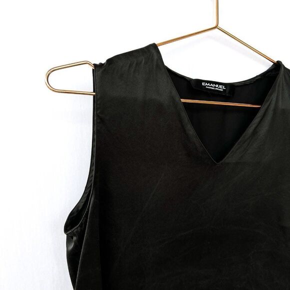 Emanuel Lingaro Black V Neck Sleeveless top - Picture 2 of 8